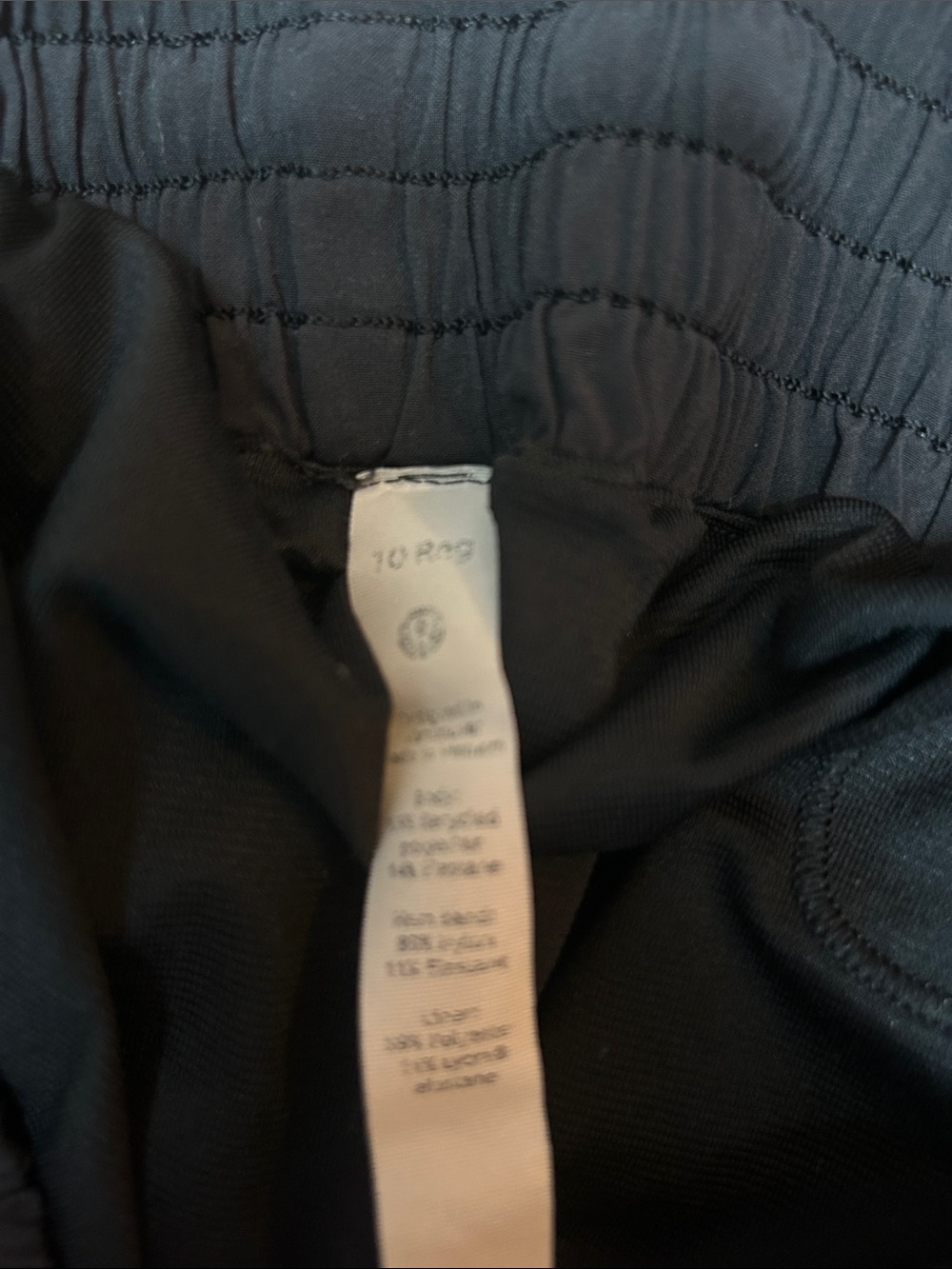 Lululemon Hotty hot high-rise lined shorts 2.5” - Picture 3 of 3